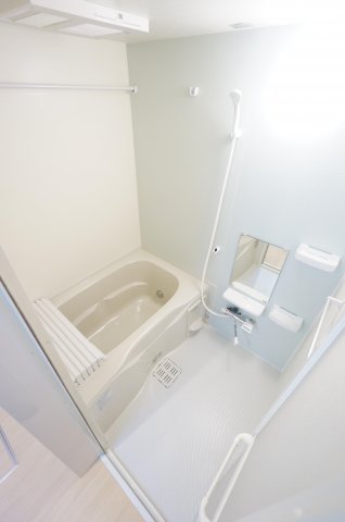 バス・シャワールーム　※同物件・反転タイプの写真です