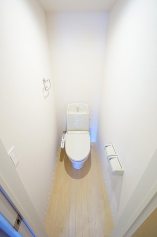 トイレ　※同物件・反転タイプの写真です