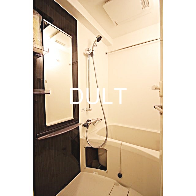 バス・シャワールーム　バスルームです。