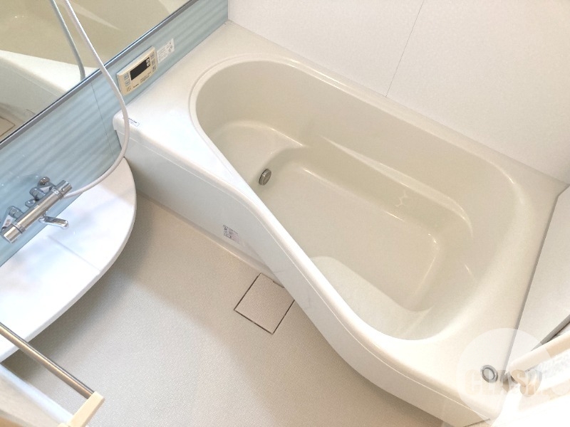 バス・シャワールーム　浴室乾燥機＆追焚機能付き広々バスルーム♪