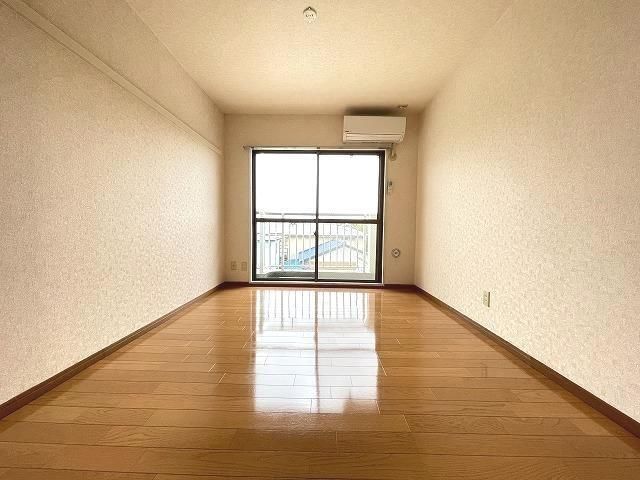 居室・リビング　※同建物別室参照