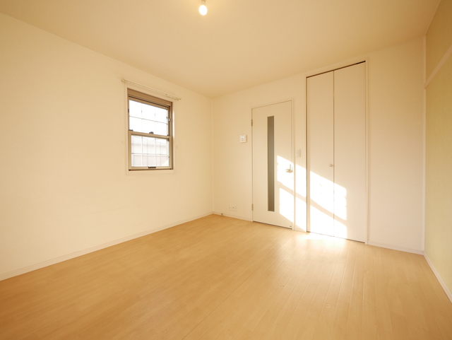 その他部屋・スペース　★フローリングのきれいな洋室です★