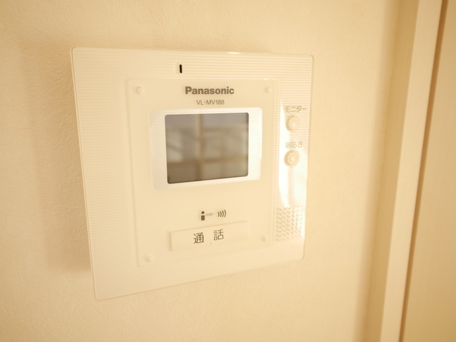 セキュリティ　★モニター付きのインターホンで防犯面も安心ですね★