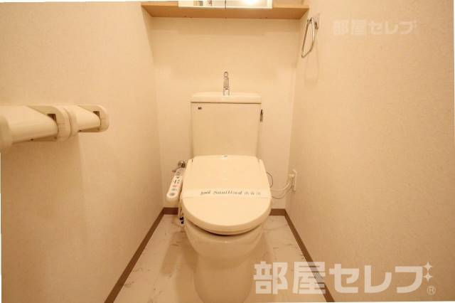 トイレ　※２０２号室の写真を流用しています。