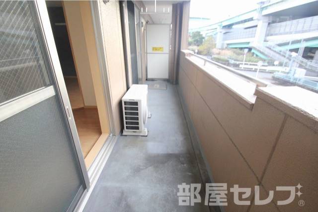 バルコニー　※２０２号室の写真を流用しています。