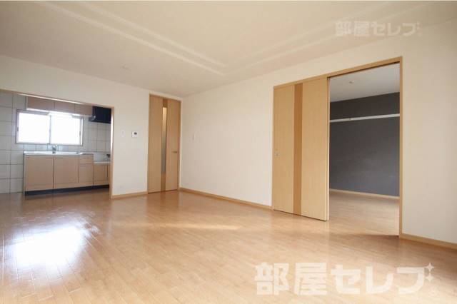 居室・リビング　※２０２号室の写真を流用しています。