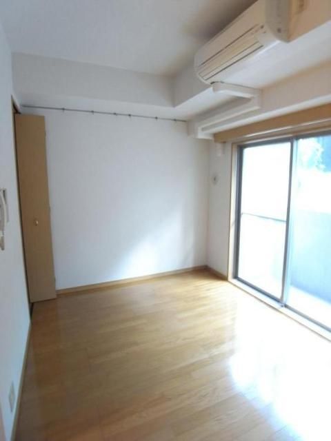 居室・リビング　明るい室内