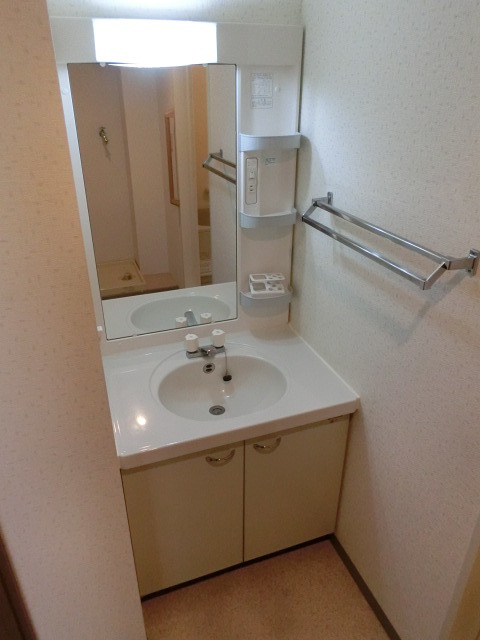 洗面設備　朝の支度には必要ですよね。