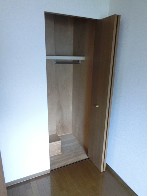 収納　それぞれのお部屋に収納がありお部屋がスッキリ使えます。