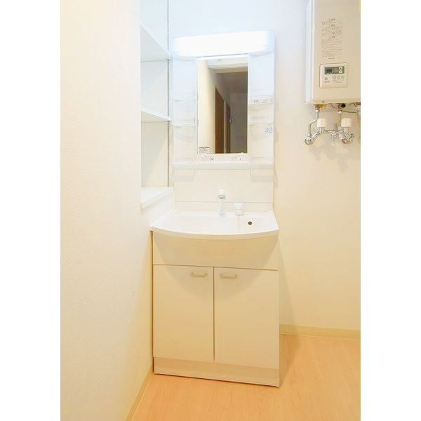 洗面設備　忙しい朝に嬉しいシャンプードレッサー完備♪