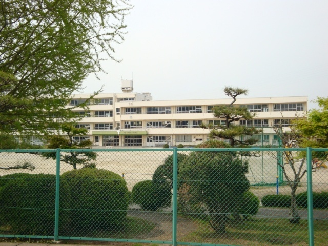 小学校　可児市立土田小学校（小学校）まで863m
