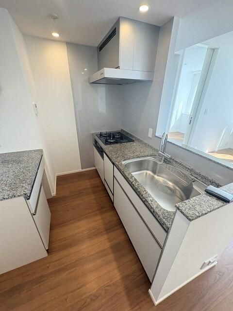 キッチン　写真は同タイプ住居です。