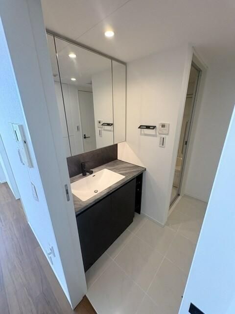 洗面設備　写真は同タイプ住居です。