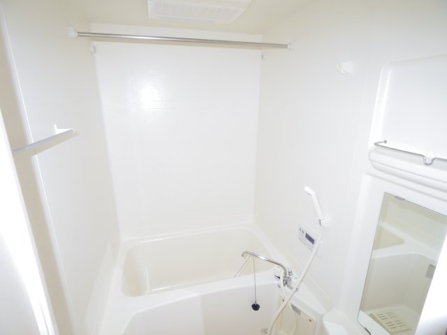 バス・シャワールーム　同イメージ反転