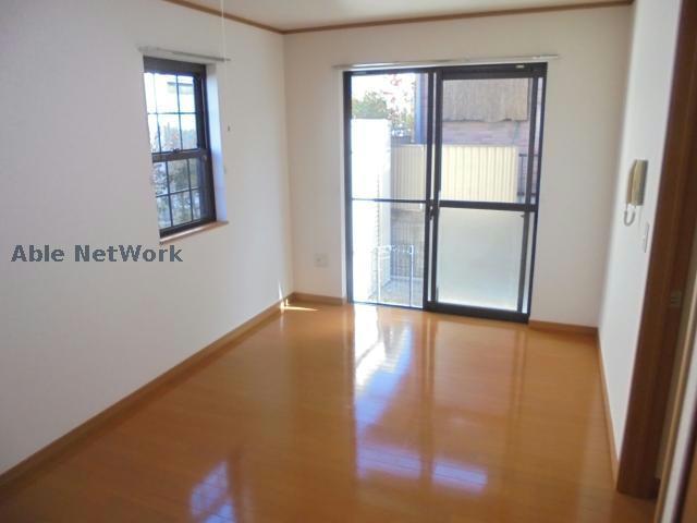 居室・リビング　※同物件別部屋の写真となります。