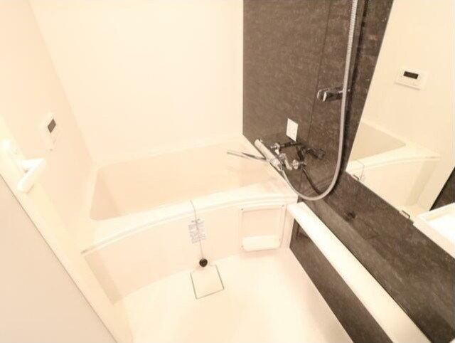 バス・シャワールーム　バスルーム