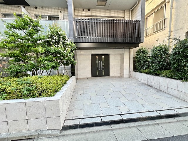 エントランス　エントランス