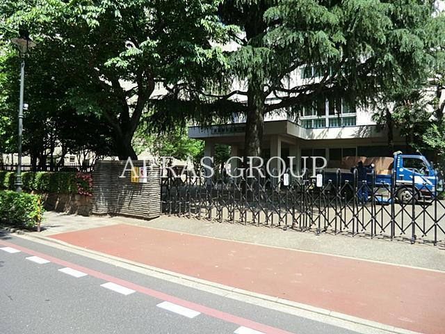 中学校　武蔵野市立第一中学校（中学校）まで672m