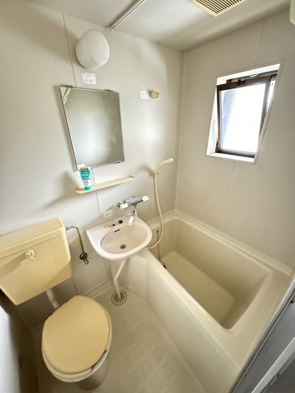 バス・シャワールーム　参考写真（同物件別部屋）