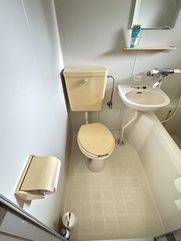 トイレ　参考写真（同物件別部屋）