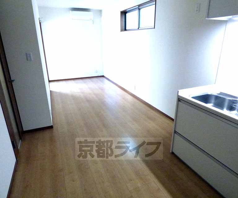 居室・リビング　フローリングでとてもキレイです。