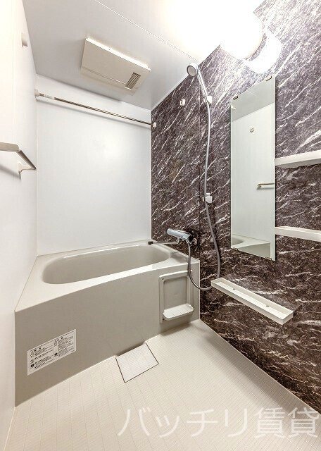 バス・シャワールーム　同シリーズの写真のため現状優先