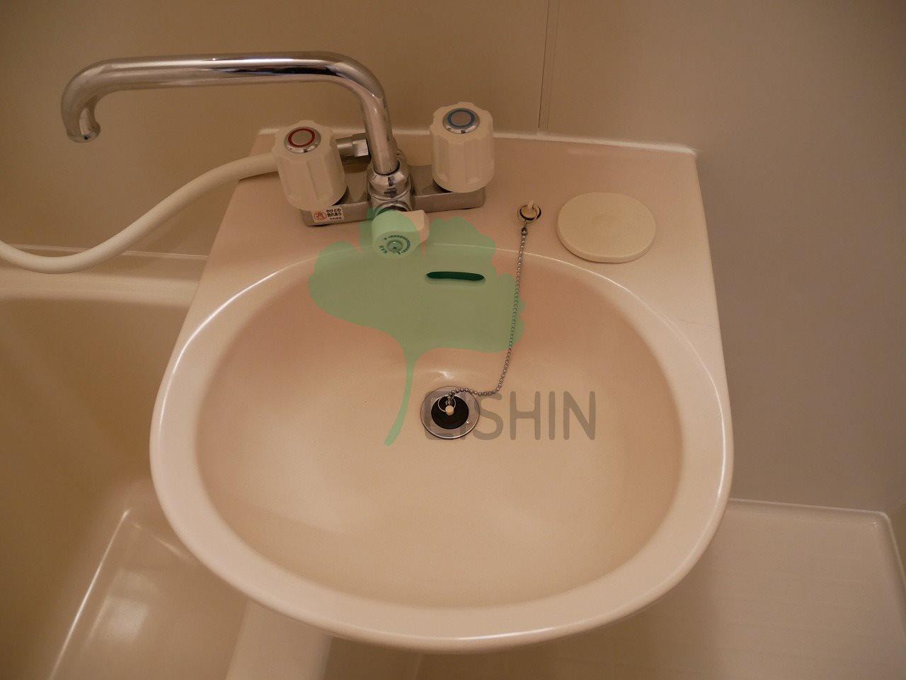 洗面設備　シンプルで使いやすい洗面台です！