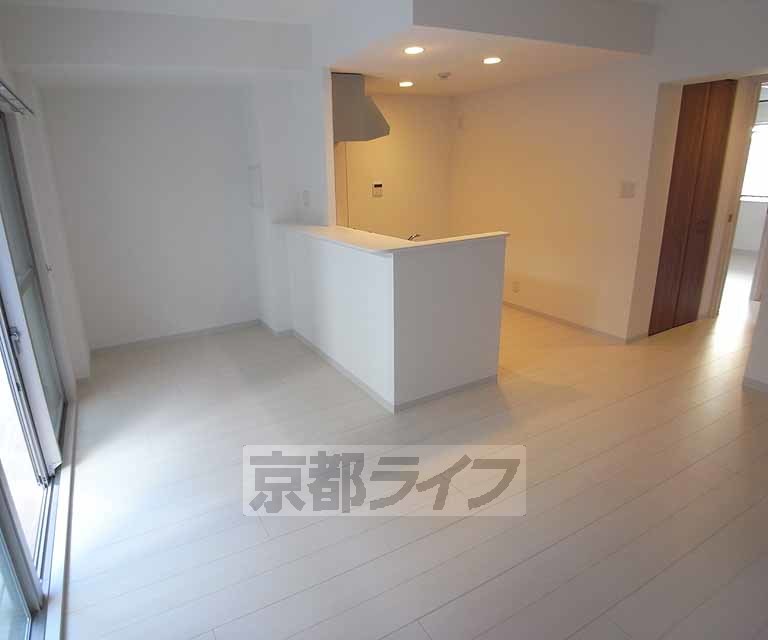 居室・リビング　広く使いやすい間取りの綺麗なお部屋です。