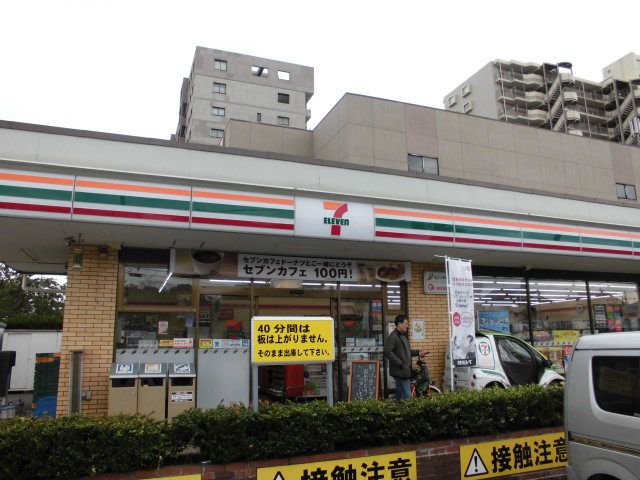 コンビニ　セブン-イレブン浦安美浜店（コンビニ）まで720m
