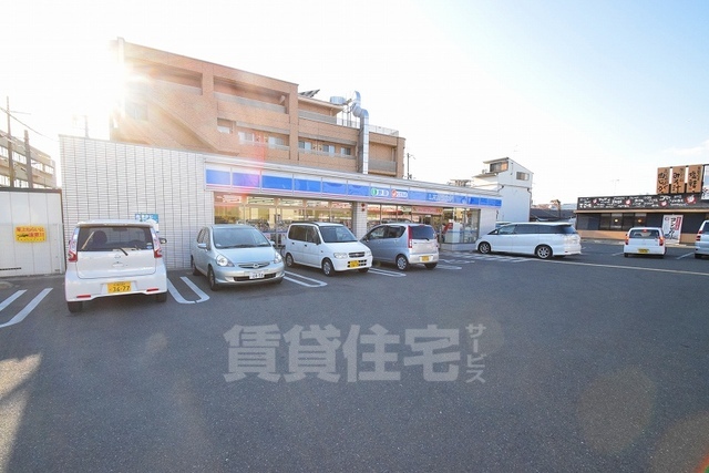 コンビニ　ローソン　東大阪俊徳町五丁目店（コンビニ）まで592m