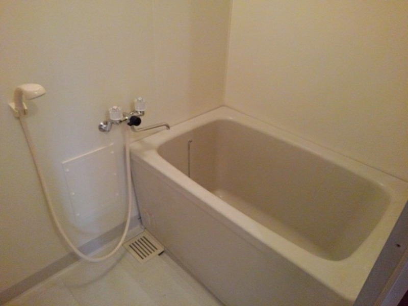 バス・シャワールーム　図面と現状に相違がある場合には現状を優先