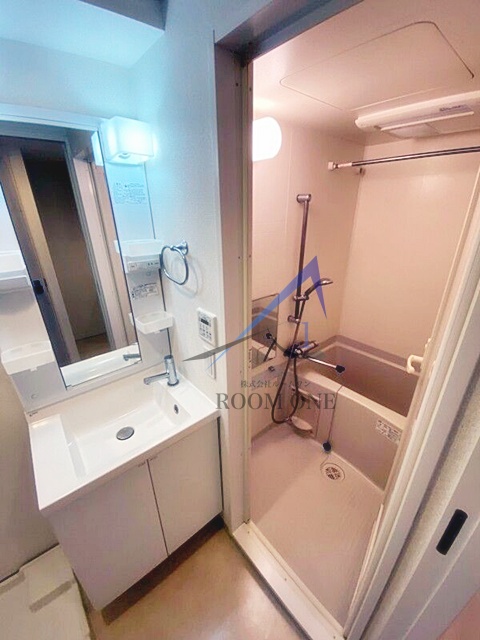 洗面設備　洗面台です。