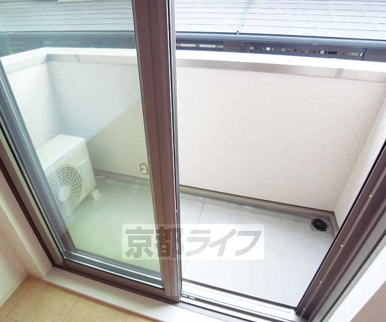 バルコニー　南向きで日当たり良好・