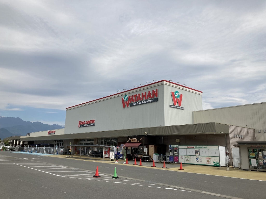 ホームセンター　綿半スーパーセンター  豊科店（ホームセンター）まで637m