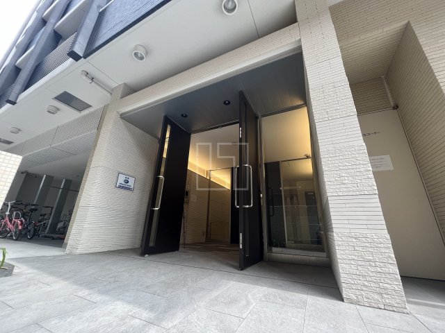 エントランス　ラヴィータ難波元町　エントランス