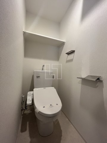 トイレ　ラヴィータ難波元町　温水洗浄便座