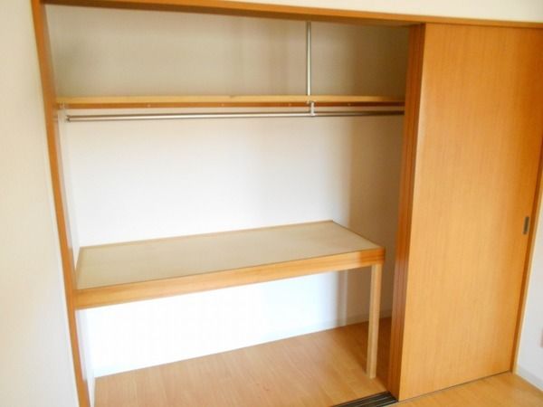 収納　衣類の収納に便利なクローゼットが付いています！