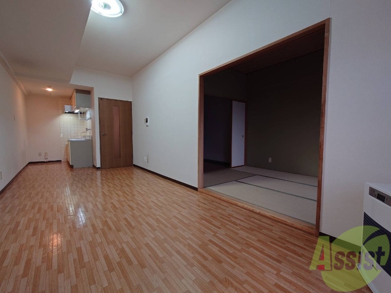 居室・リビング　広くてキレイなお部屋が広がっていて、充実した生活が送れそう。