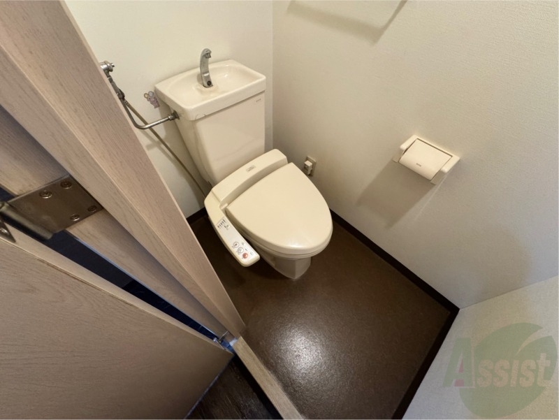 トイレ　トイレです。ウォシュレット付を探している方、おすすめです。