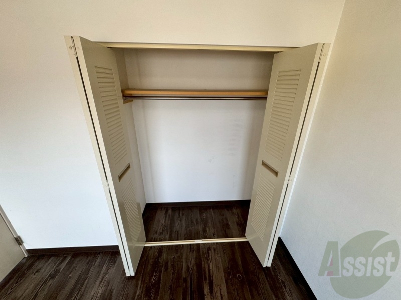 収納　寝室の収納です。部屋がすっきり片付きます。