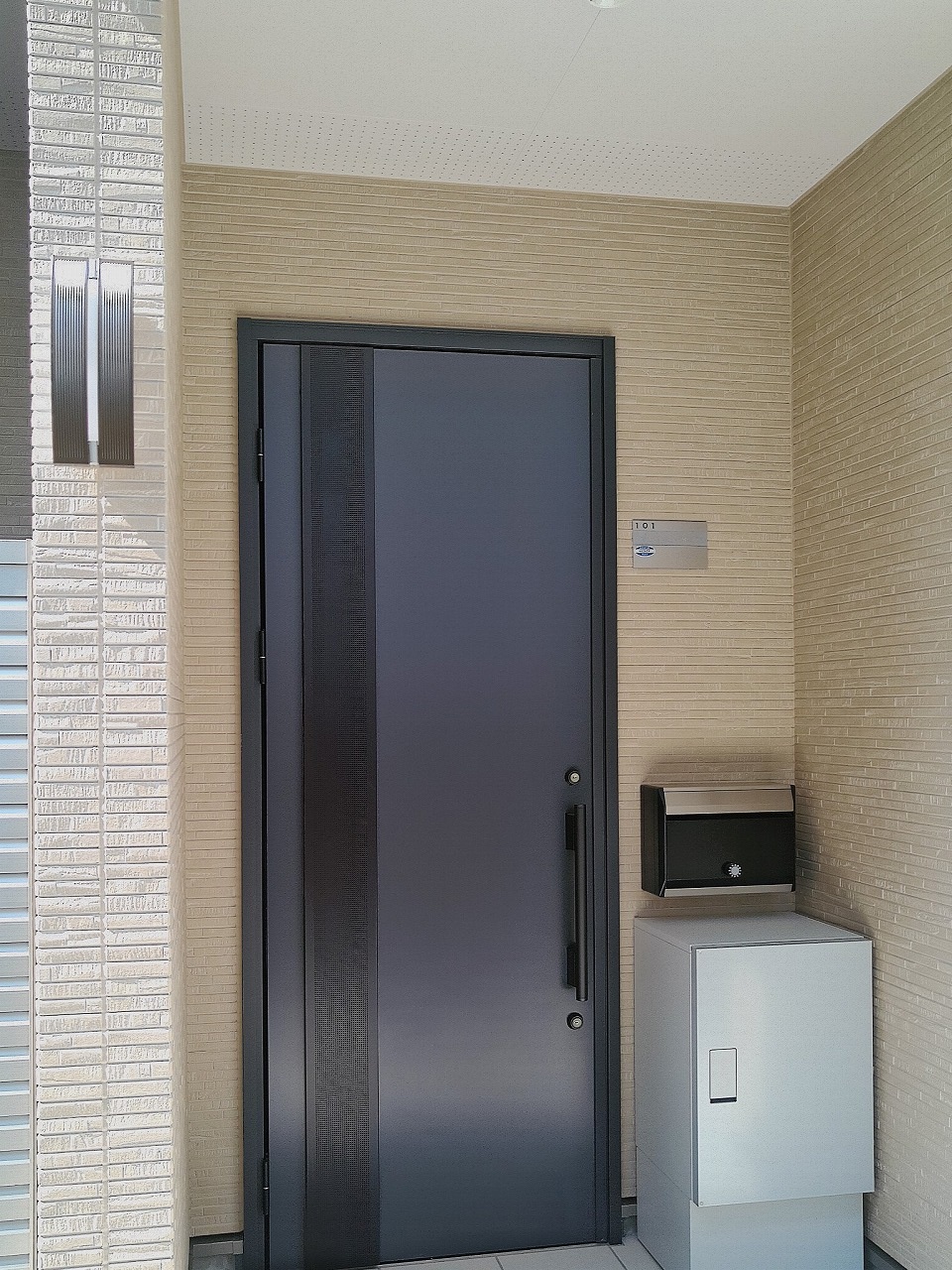 玄関　宅配BOX、ダブルロックキー