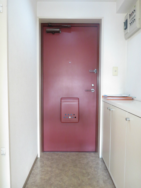 玄関　※同間取り別部屋参考写真