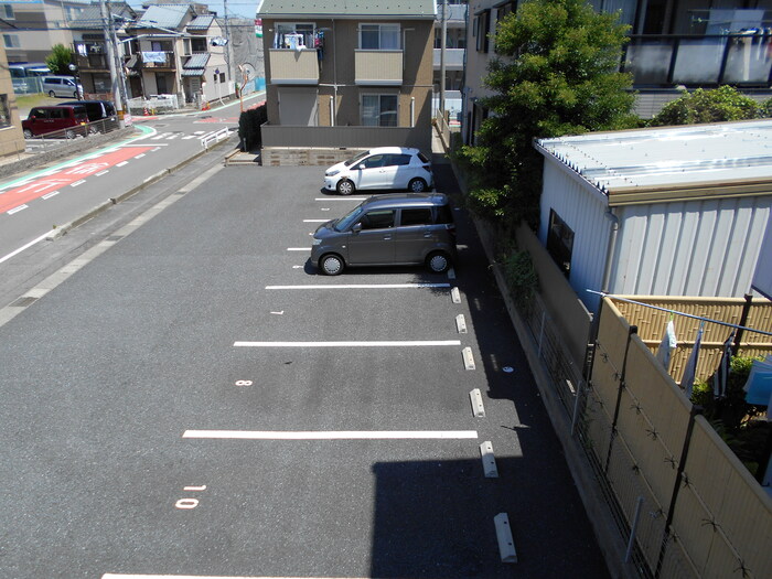 駐車場　駐車場