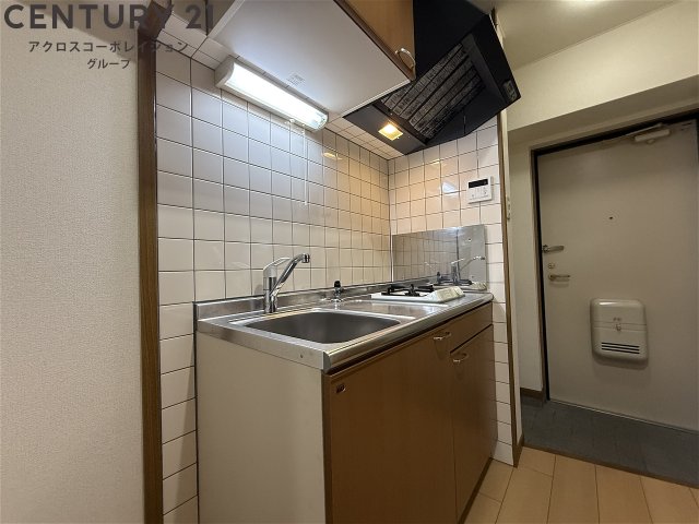 キッチン　壁付けキッチンでスペースを最大限有効活用できます！