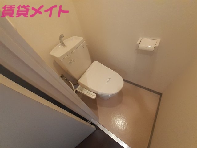 トイレ　同タイプの画像です。家具家電はあればサービス品です。