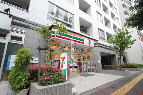 コンビニ　セブンイレブン文京向丘2丁目店（コンビニ）まで106m