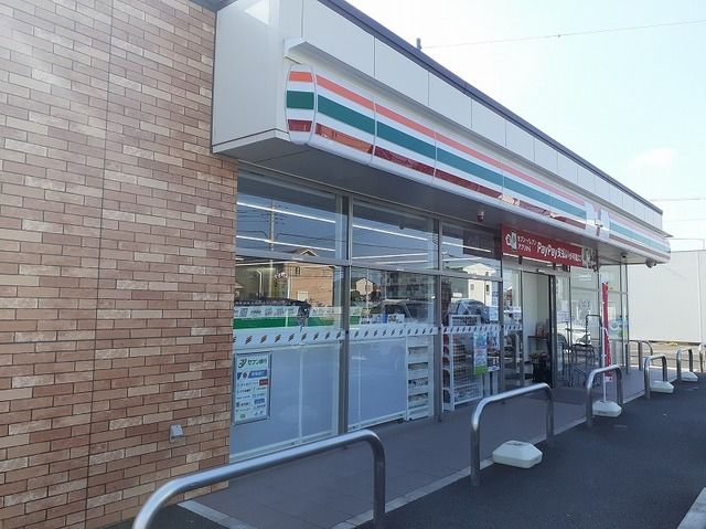 コンビニ　セブン-イレブン 鹿嶋宮中南店（コンビニ）まで300m