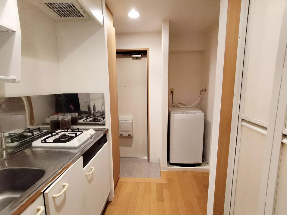 玄関　※反転タイプの写真を使用しています。