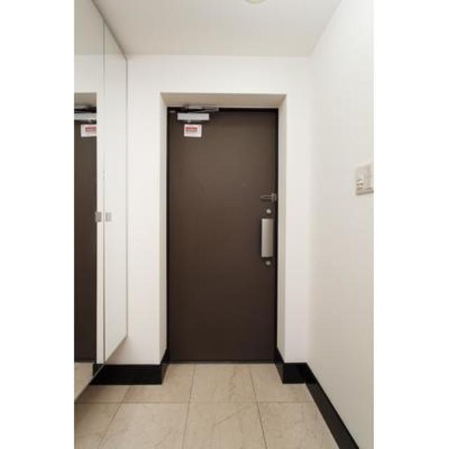 玄関　※写真は同タイプ住戸です。