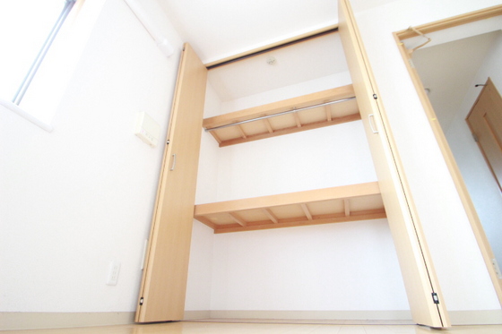 収納　※別部屋の写真です